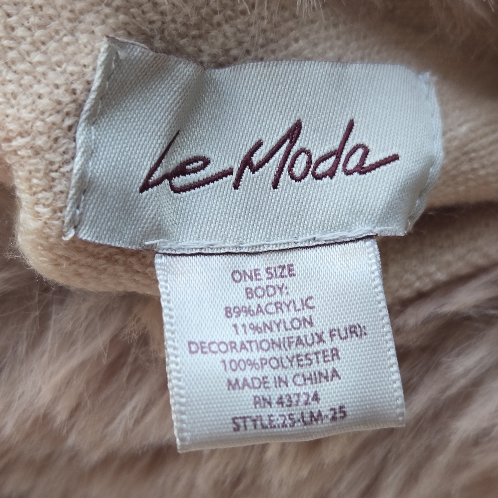 ✨ Trending Le Moda Faux Fur Trim Cape | Old Money Chic | OS - Picture 6 of 7